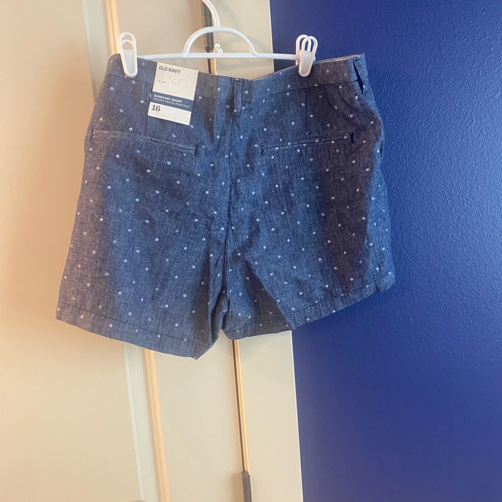 Old Navy Shorts - Picture 5 of 5